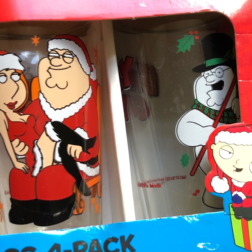 Family Guy Christmas Pint Glass Set of 4 NEW 🎄 - Picture 6 of 6